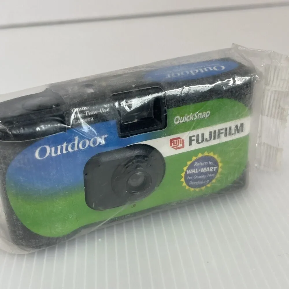 Fujifilm QuickSnap 35mm One-Time Use Outdoor Camera 2005 27 exp New Sealed R1C4